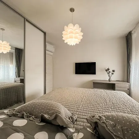 Apartment Designer Mavi Centre Close To *